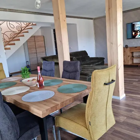 בית נופש Vila Lac בראשוב