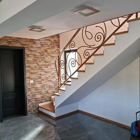 Vila Lac בראשוב